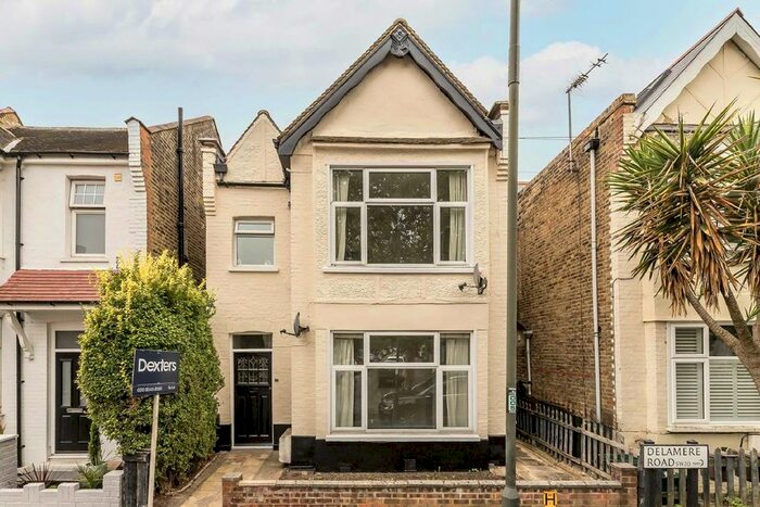 2 Bedroom Flat To Rent In Delamere Road, London, SW20