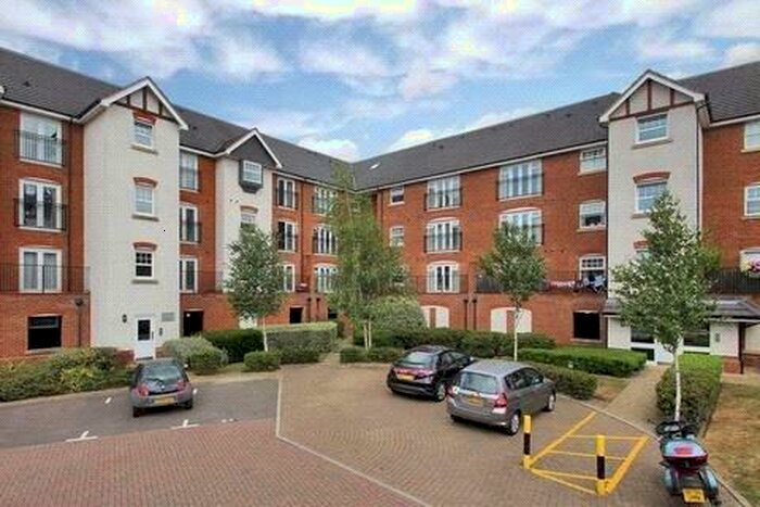 2 Bedroom Apartment To Rent In Woodfield Road, Crawley, West Sussex, RH10
