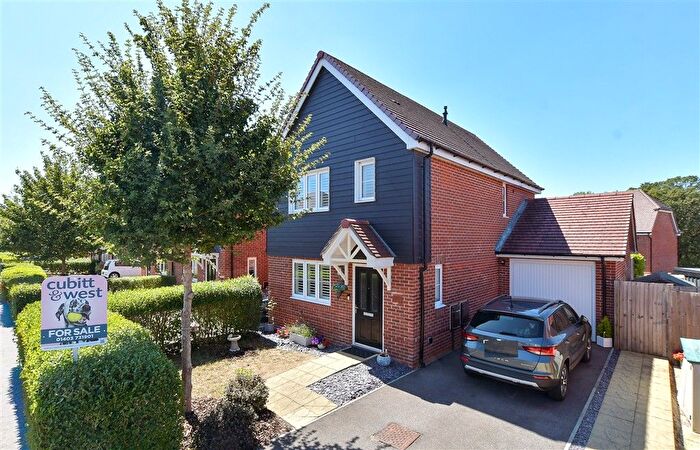 3 Bedroom Detached House For Sale In Centenary Road, Southwater, West Sussex, RH13