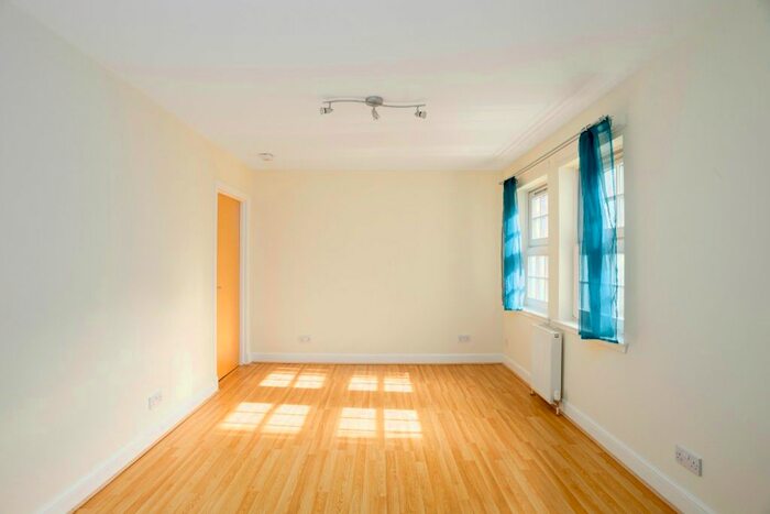 2 Bedroom Flat To Rent In Brewery Close, South Queensferry, Edinburgh, EH30