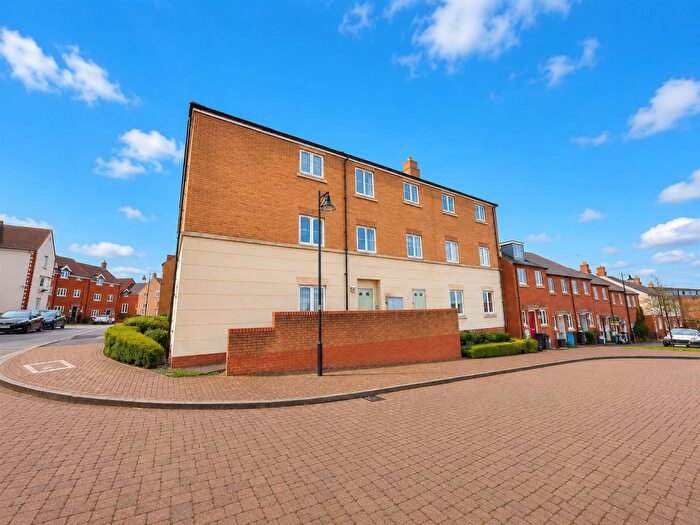 2 Bedroom Flat To Rent In Redhouse, North Swindon, SN25
