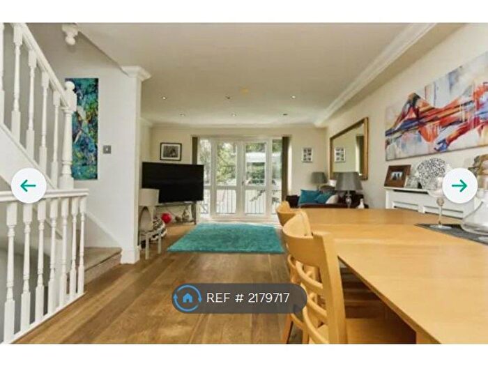 4 Bedroom Terraced House To Rent In Fife Court, Cowes, PO31