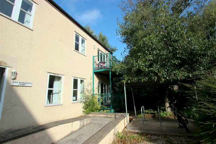 3 Bedroom Flat To Rent In Jean Marguerite Court, OX1