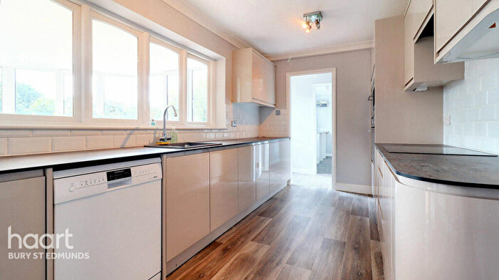 4 Bedroom Detached House For Sale In Meynell Gardens, Newmarket, CB8