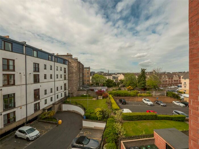 2 Bedroom Flat To Rent In McDonald Road, Edinburgh, Midlothian, EH7