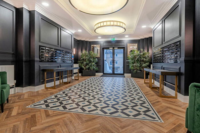 2 Bedroom Flat For Sale In Lilly Court, Fullbrook Drive Basingstoke, RG21