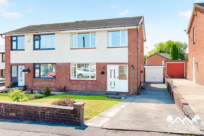 3 Bedroom Semi Detached House For Sale In Bank Hey Close, Blackburn, BB1