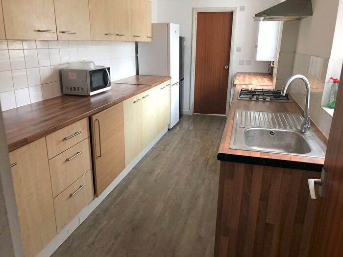3 Bedroom Terraced House To Rent In Donnington Gardens, Reading, RG1