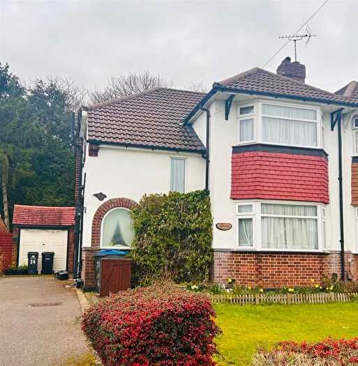 3 Bedroom Semi Detached House For Sale In Kingswood Avenue, South Croydon, CR2