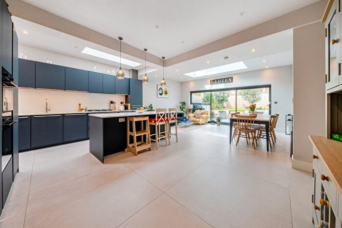 4 Bedroom End Terrace House For Sale In Fairmile Avenue, Streatham, London, SW16