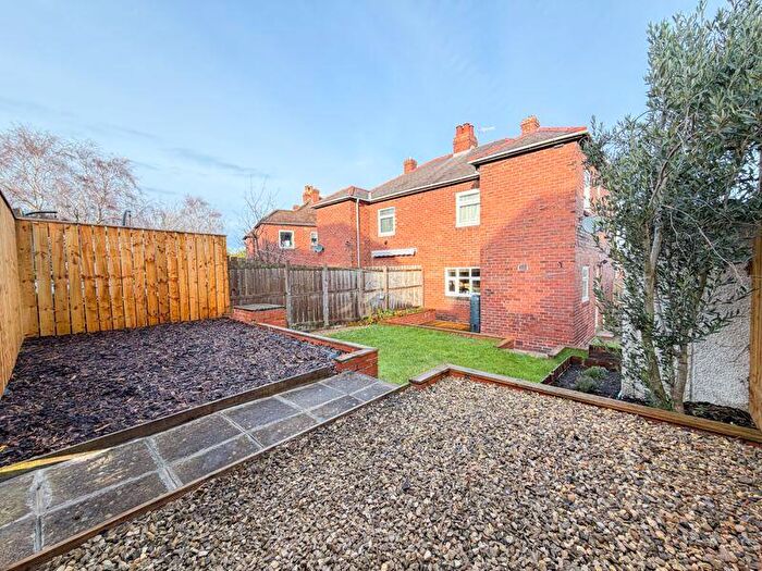 3 Bedroom Semi Detached House For Sale In River View, Blaydon, NE21