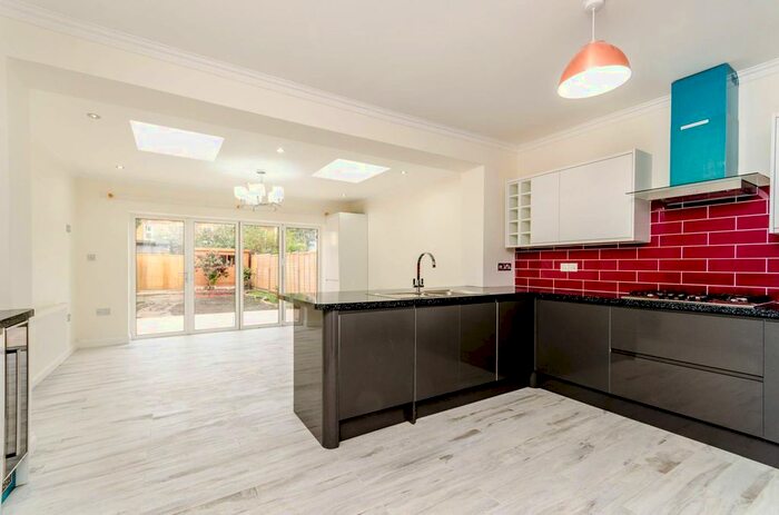 4 Bedroom Property To Rent In Nelson Road, Wimbledon, London, SW19