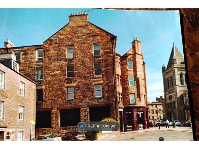 2 Bedroom Flat To Rent In Deanhaugh Street, Edinburgh, EH4