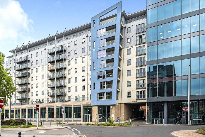 2 Bedroom Flat To Rent In Church Street East, Woking, Surrey, GU21