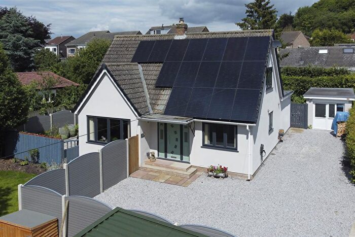 3 Bedroom Detached House For Sale In Kilnwick Road, Pocklington, York, YO42