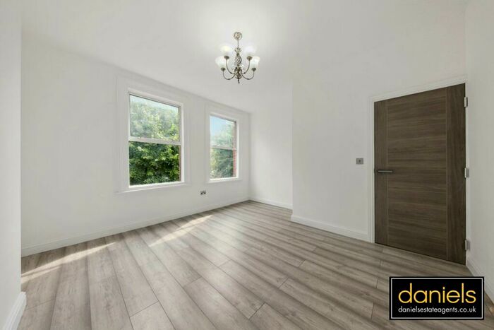 2 Bedroom Flat To Rent In Connaught Road, Harlesden, London, NW10