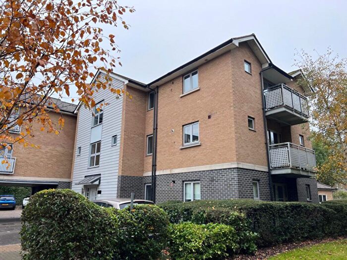 2 Bedroom Flat To Rent In Falcons Mead, Moulsham, Chelmsford, Essex, CM2