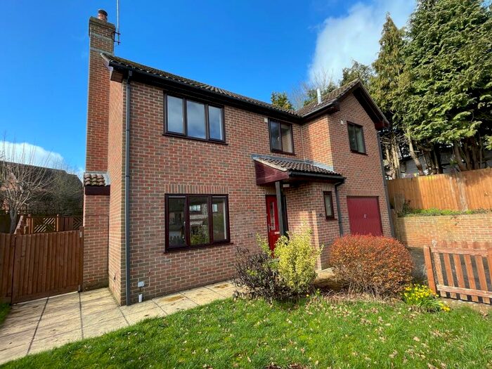 5 Bedroom Detached House For Sale In Oakwood Grove, Alderbury, Salisbury, SP5