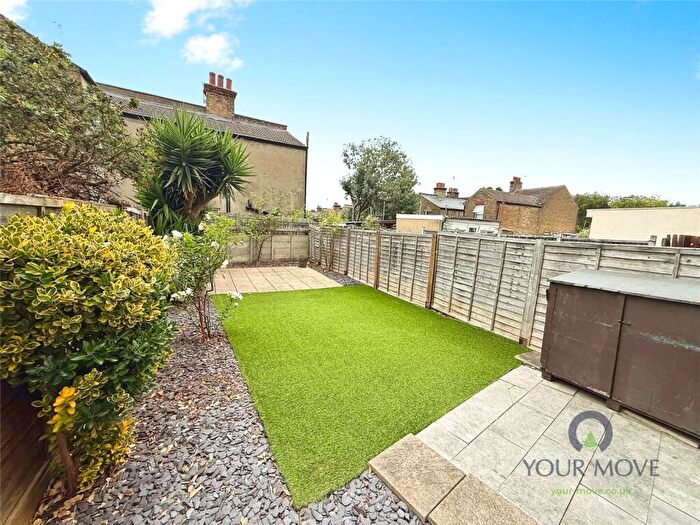 2 Bedroom Flat For Sale In McLeod Road, London, SE2