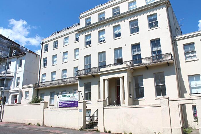 Flat To Rent In Buckingham Place, Brighton, BN1