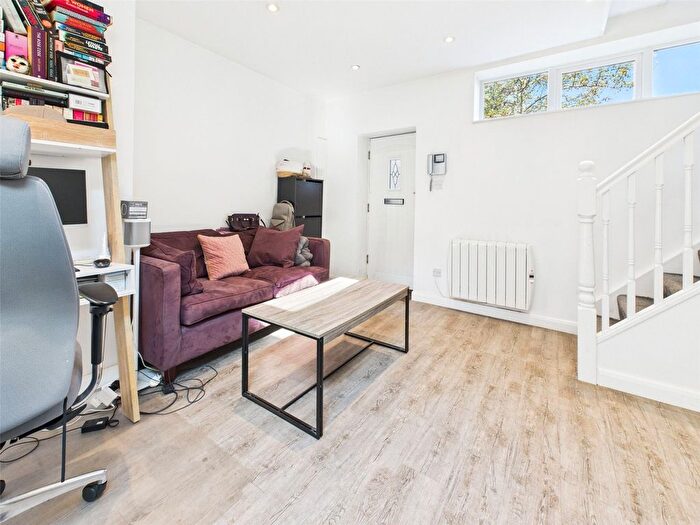 1 Bedroom Terraced House To Rent In Laurel Avenue, Twickenham, TW1