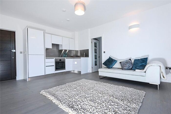 2 Bedroom Apartment To Rent In Kings Road, Reading, Berkshire, RG1