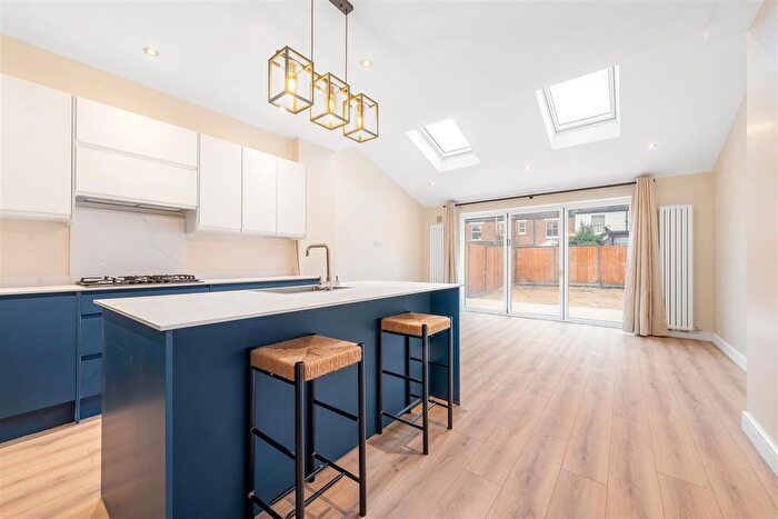 4 Bedroom Terraced House For Sale In Cottingham Road, Penge, London, SE20