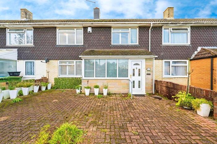 3 Bedroom Terraced House For Sale In Irving Road, Southampton, Hampshire, SO16