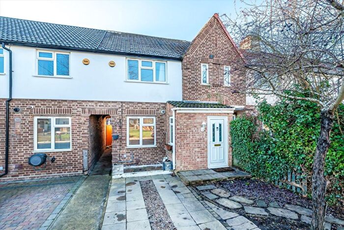 3 Bedroom Property For Sale In Cobbett Road, Twickenham, TW2