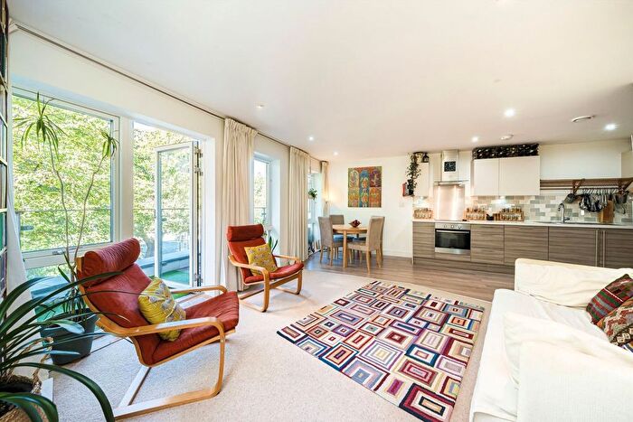 2 Bedroom Flat For Sale In Freda Street, Bermondsey, SE16