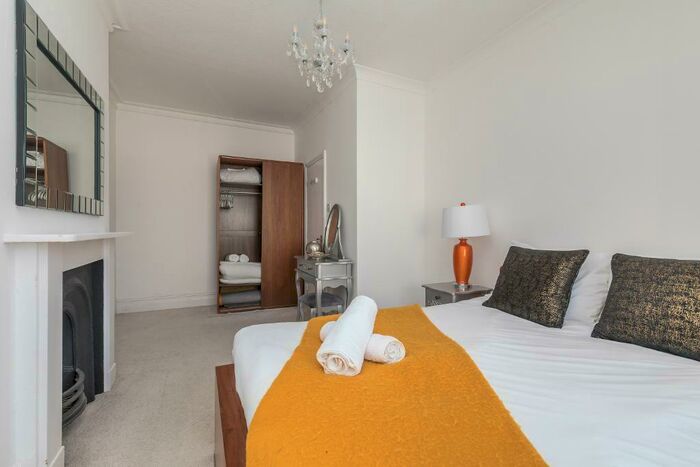 2 Bedroom Apartment To Rent In Victoria Terrace, Hove, BN3