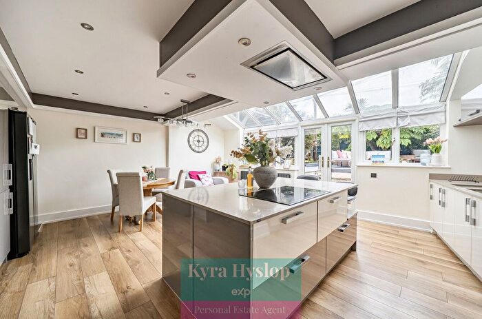 3 Bedroom Detached House For Sale In Orchard View, Broadclyst, EX5