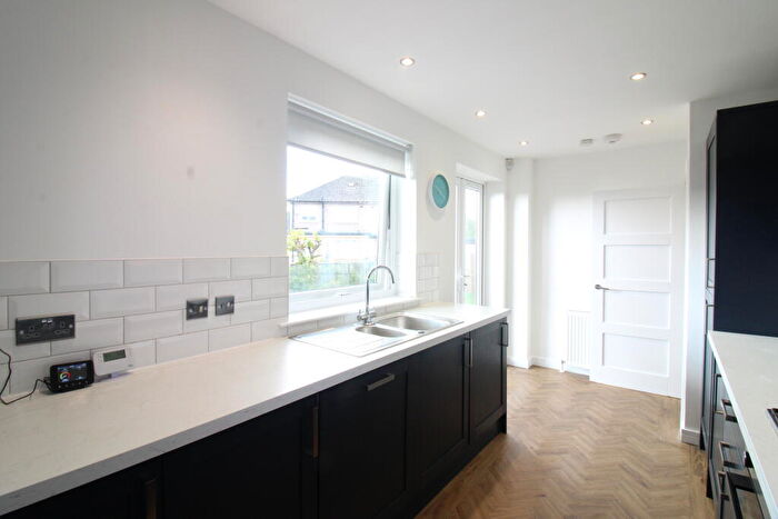 4 Bedroom House To Rent In Gleniffer Road, Renfrew, PA4