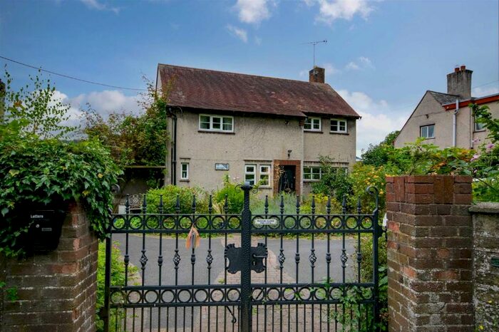 2 Bedroom Detached House For Sale In Garth Road, Garth, LL20