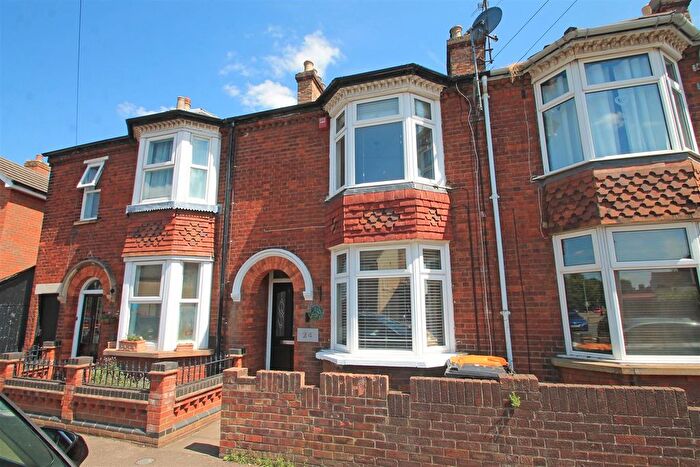 3 Bedroom Terraced House To Rent In Barkers Lane, Bedford, MK41