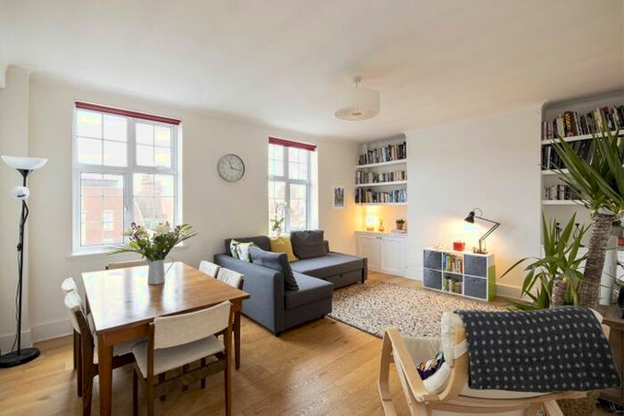 2 Bedroom Flat To Rent In Streatham Hill, London, SW2