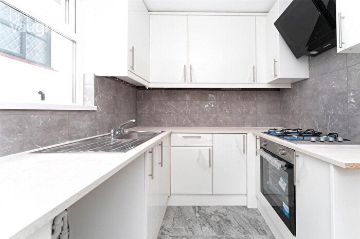 4 Bedroom Semi Detached House To Rent In Poplar Avenue, Hove, East Sussex, BN3