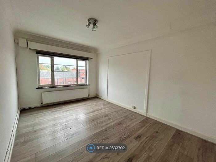 3 Bedroom Flat To Rent In Kennyland Court, London, NW4