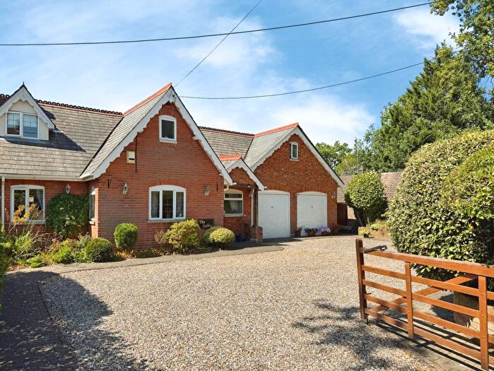 4 Bedroom Semi-Detached House For Sale In Cricket Hill, Finchampstead, Wokingham, RG40