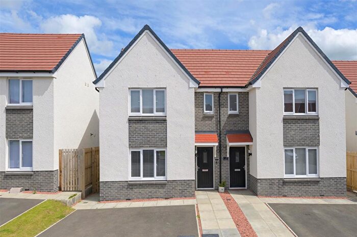 3 Bedroom Semi-Detached House For Sale In Hawk Street, Dunfermline, KY11