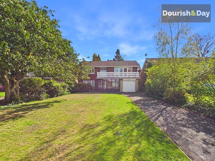 4 Bedroom Detached House For Sale In Meadow Ridge, Stafford, ST17