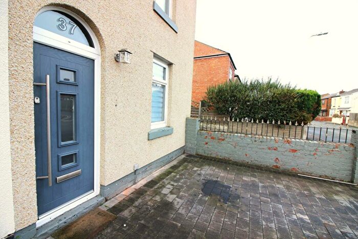 2 Bedroom Semi-Detached House To Rent In Banastre Road, Birkdale, Southport, PR8