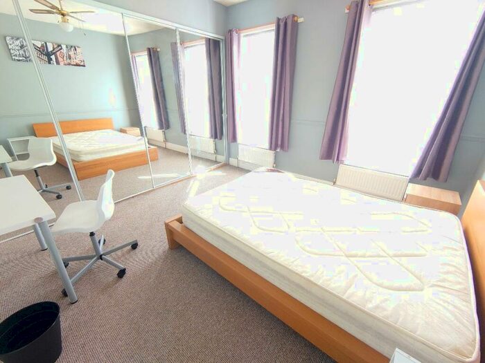 3 Bedroom Terraced House To Rent In Birstall Rd, Kensington, L6