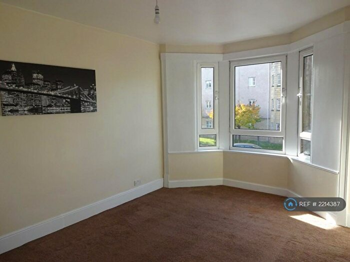 1 Bedroom Flat To Rent In Maxwellton Street, Paisley, PA1