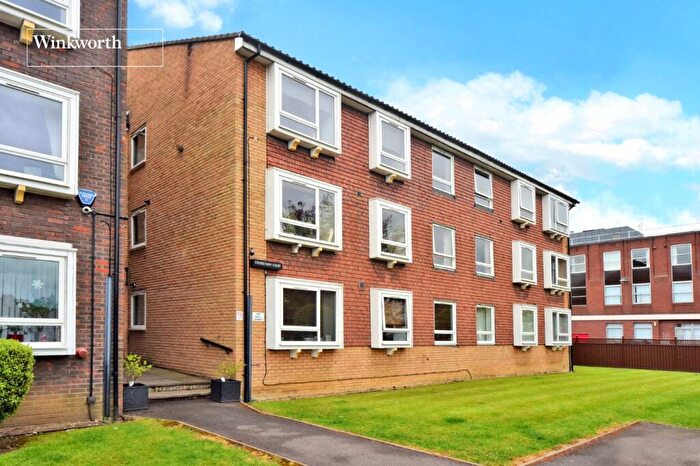 2 Bedroom Apartment To Rent In Station Approach, Cheam, Sutton, SM2