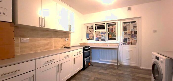 4 Bedroom End Of Terrace House To Rent In Felhurst Crescent, Dagenham, RM10