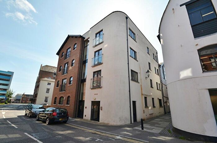 1 Bedroom Flat To Rent In Poole, BH15