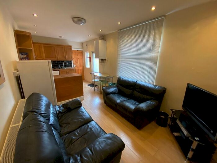 5 Bedroom Terraced House To Rent In Malefant Street, Cardiff(City), CF24