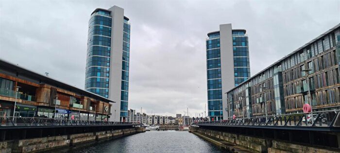 1 Bedroom Apartment To Rent In Marina Point West, Dock Head Road, Chatham, ME4