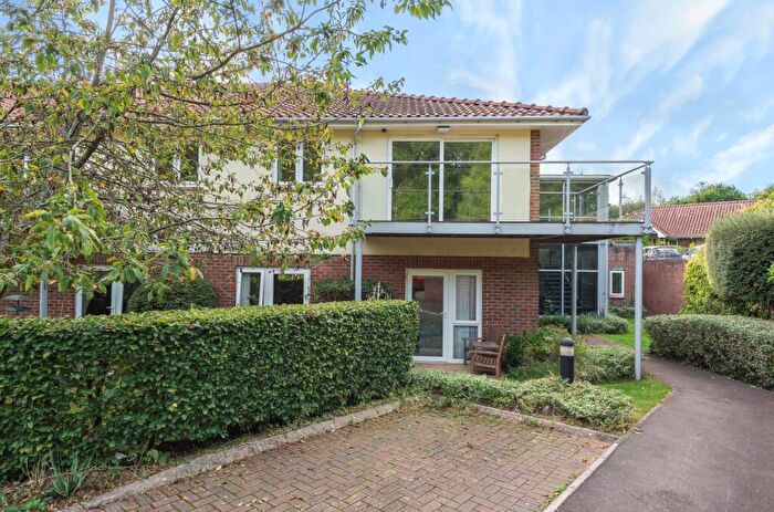 2 Bedroom Retirement Property For Sale In Knightwood Mews, Valley Park, Chandler's Ford, SO53